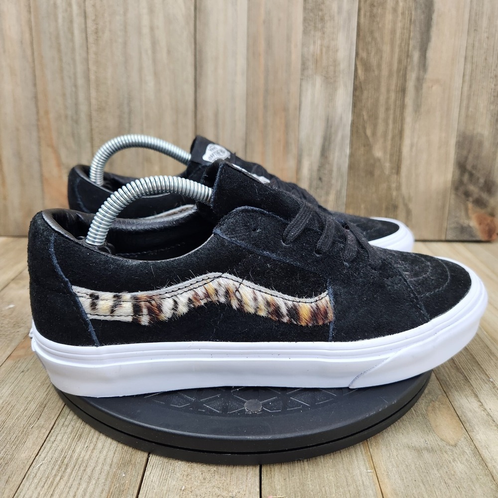 Vans Sk8 Low Suede Womens size 7 Black Animal Print Faux Fur Athletic Shoes - Picture 3 of 9